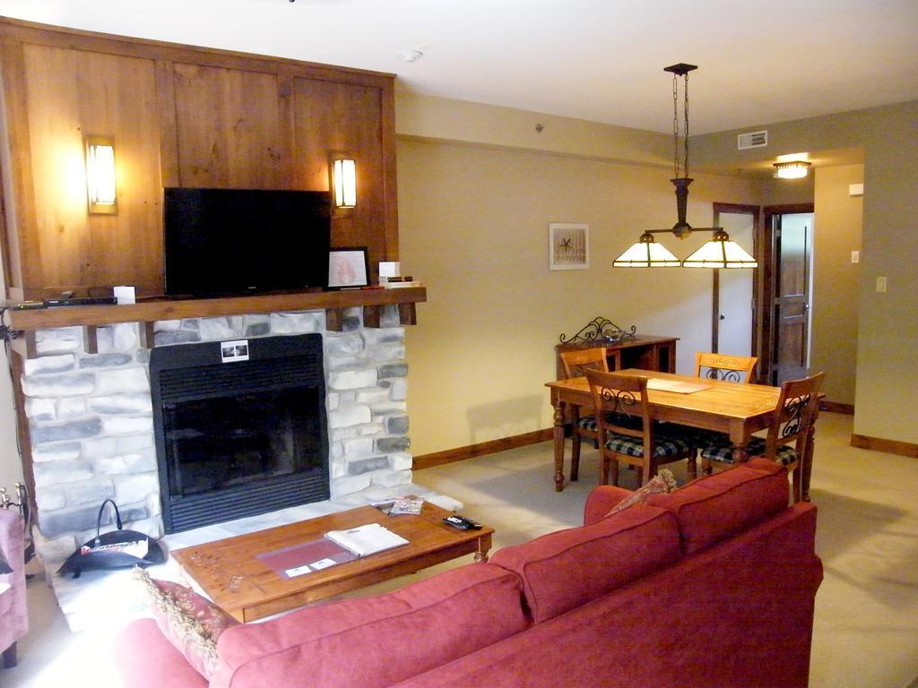 Appartement Tremblant Les Eaux - Location Adp à Mont-Tremblant Extérieur photo