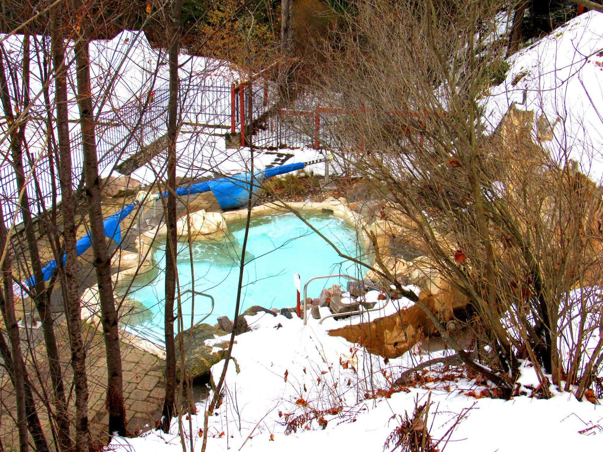 Appartement Tremblant Les Eaux - Location Adp à Mont-Tremblant Extérieur photo
